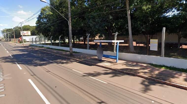 Ponto de ônibus onde ocorreu o assalto (Google Street View)