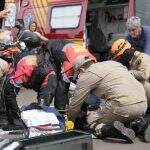 VÍDEO: Motociclista fica em estado grave e é reanimado pelos bombeiros após acidente em Campo Grande