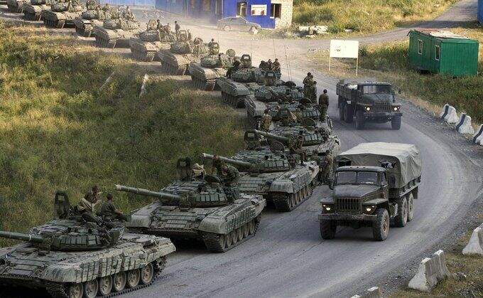Tropas russas na fronteira com a Ucrânia. Foto: Igor Vsevolodovich Girkin