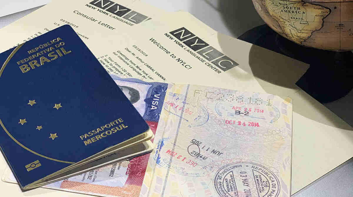 Emissão de visto para brasileiro ir aos EUA dispara; fila chega a 9 meses