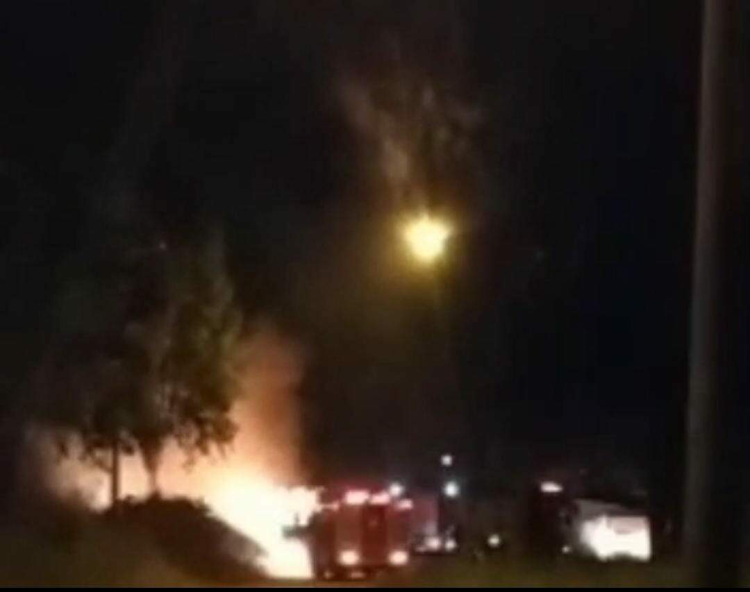 VÍDEO: Ataque em fazendo deixa um morto e caminhonete é incendiada na fronteira