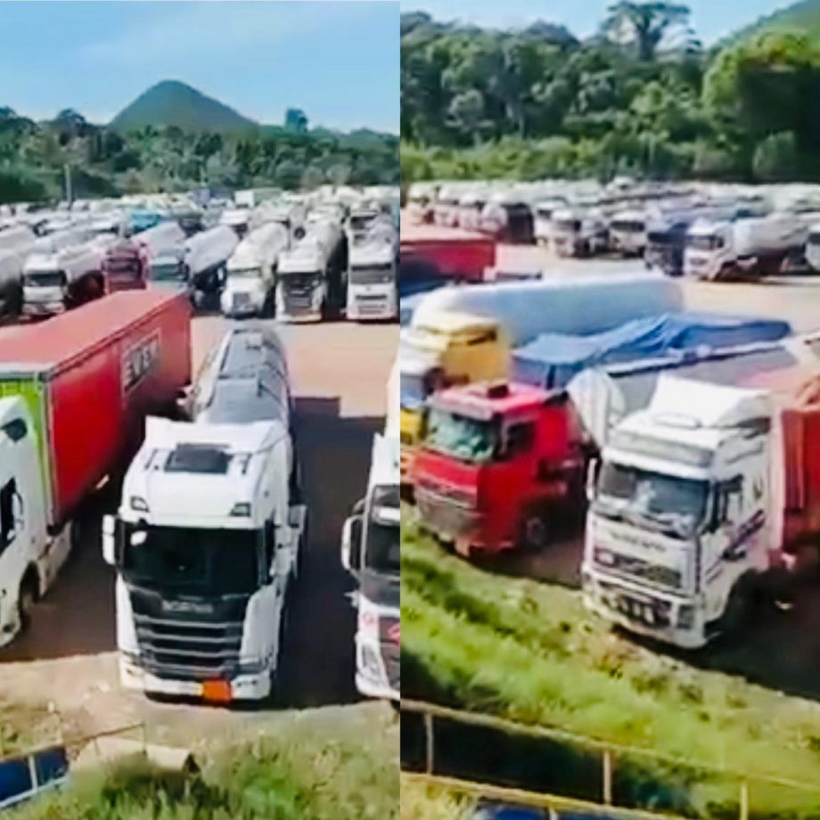 Caminhoneiros na fronteira aguardando liberação