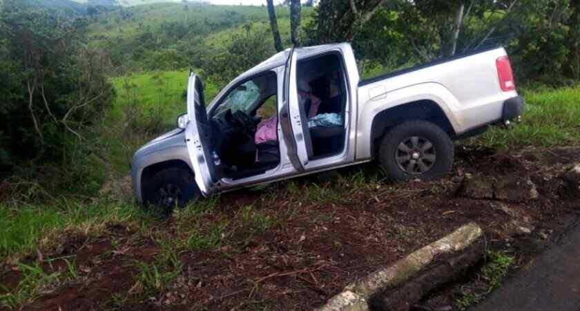 Pastora de MS morre em acidente em rodovia do Paraná após camionete bater em árvore