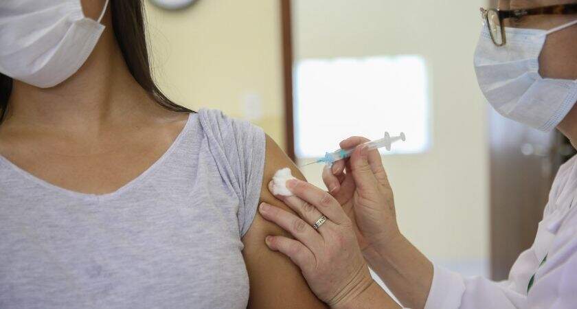 Em Campo Grande, semana começa com vacinação contra Covid em 40 pontos