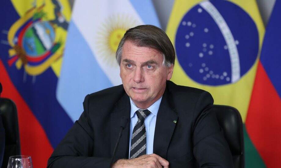 Bolsonaro é hospitalizado novamente em Brasília