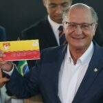 Filiado ao PSB, Alckmin saúda petistas e se refere a Lula como esperança do Brasil