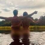 Atores famosos da Globo mostram banho de rio completamente nus em MS: ‘foi muito gostoso’