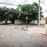 Mulher sem CNH não respeita ‘Pare’ e motociclista morre em acidente em Campo Grande