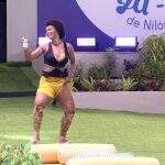 Natália arrasa no samba durante bloquinho de carnaval do BBB e Gustavo fica impressionado: ‘Você vai estar na Sapucaí’