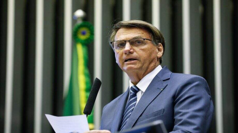 'Tenho uma ideia de fatiar a Petrobras', afirma Bolsonaro