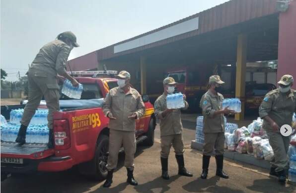 Corpo de Bombeiros arrecada 30 toneladas de donativos  para vítimas em Petrópolis