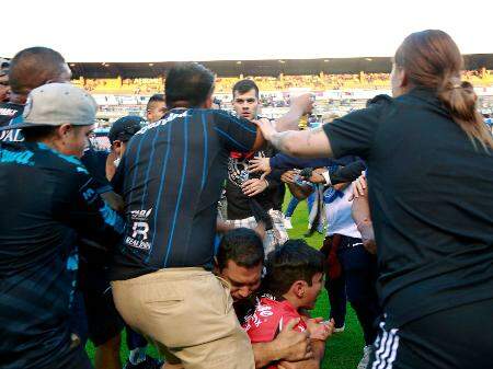 Após a invasão dos torcedores de Querétaro no gramado