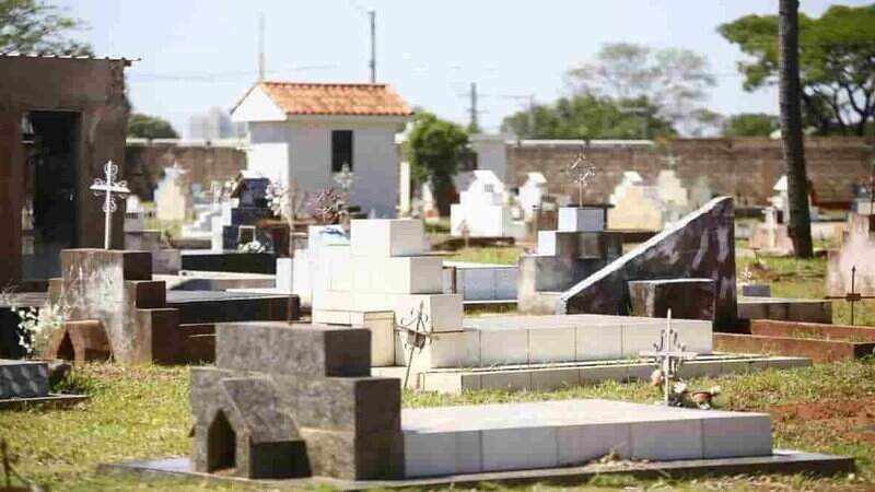 Três sepultamentos serão realizados nesta terça-feira em Campo Grande; confira