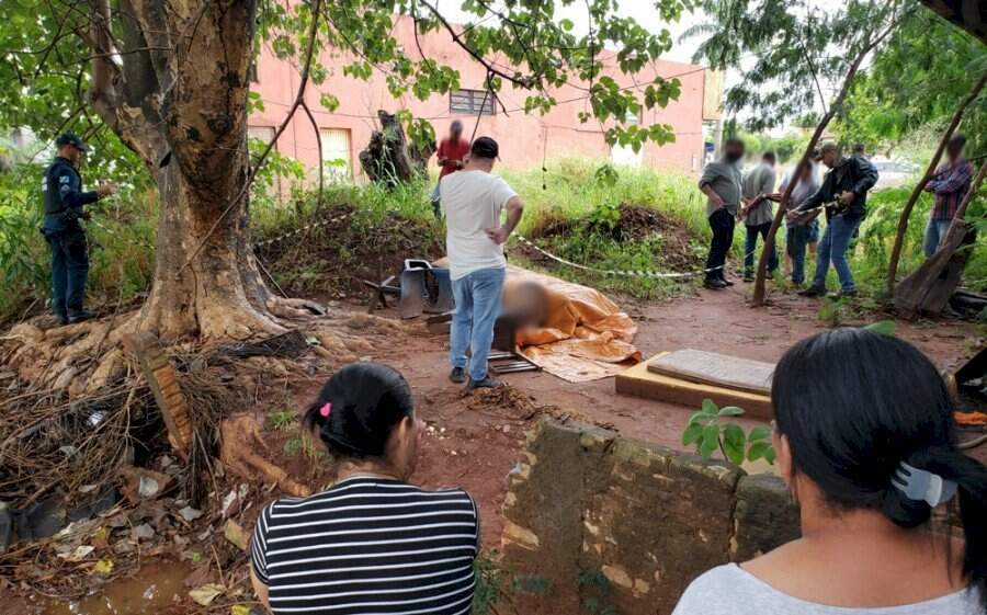 Homem é encontrado morto em terreno baldio em Ivinhema