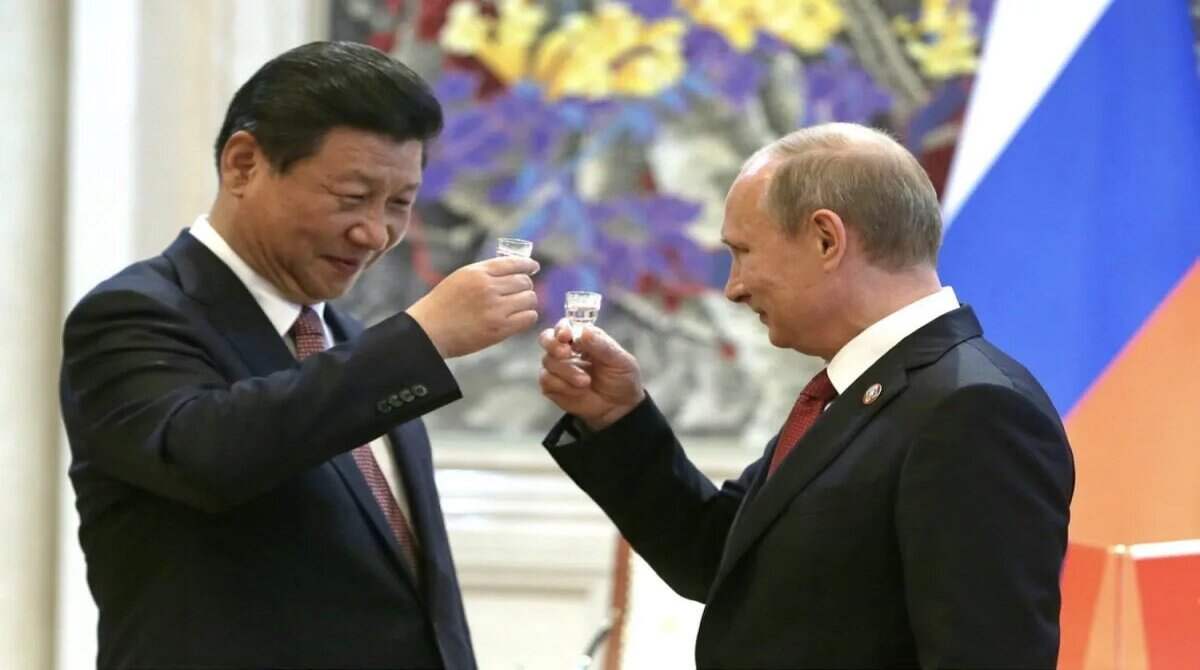 Em conversa com Putin, Xi Jinping defende diálogo e soberania de todos os países