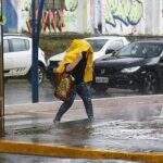 Tempo fecha e chuva pega moradores de surpresa em Campo Grande; confira a previsão para a semana