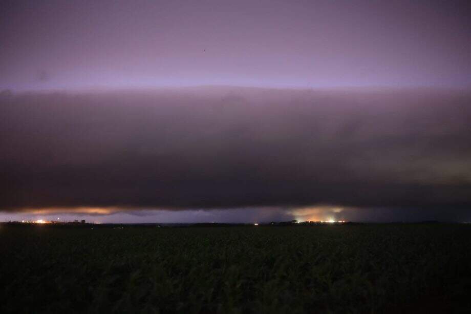 chuva dourados maycon 2 - Nuvem gigante: Campo Grande teve 'Cumulonimbus' de 10 quilômetros; entenda o fenômeno