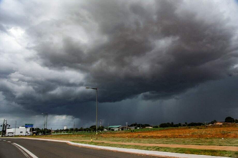 Mais chuva: Inmet alerta para temporal em 42 cidades de MS nesta segunda-feira