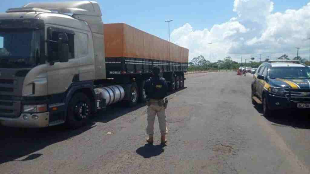 Veículo foi abandonado em Guaíra