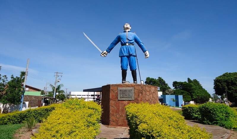 Estátua de Antônio João Ribeiro herói da Guerra do Paraguai
