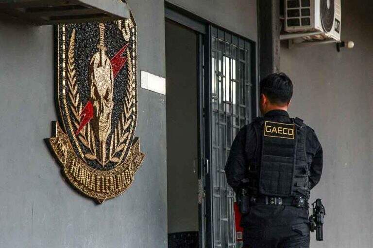 'Sintonia dos Gravatas': Ex-chefe de cartório preso em Campo Grande recebia ordem do PCC pelo celular