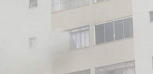 Fumaça toma conta do apartamento
