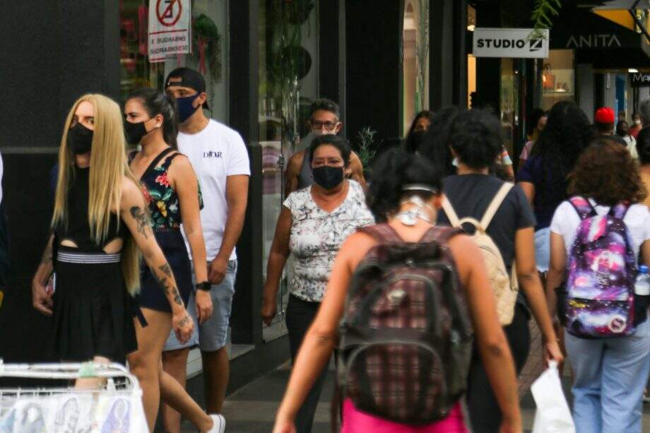 MS tem queda de 72% nas mortes por covid mesmo após decreto que desobriga uso das máscaras