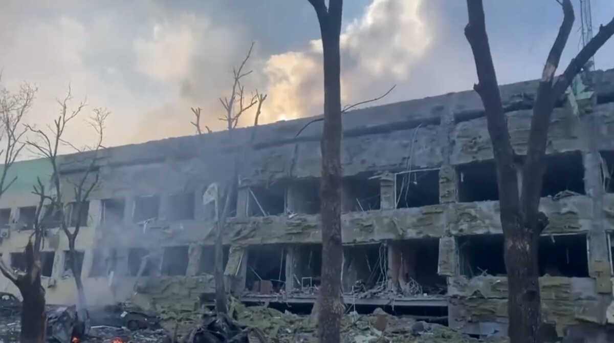 Novo bombardeio russo em Mariupol provoca mortes de militares, diz Ucrânia