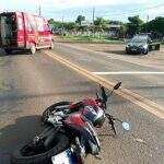 Motociclista morre em cidade de MS após avançar em via preferencial e bater em caminhão