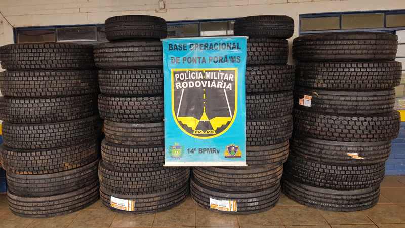 Cargas com contrabando de pneus e cigarros avaliadas em quase R$ 50 mil são apreendidas na fronteira
