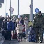 Órfãos com deficiência fugindo da Ucrânia são recebidos por poloneses e húngaros