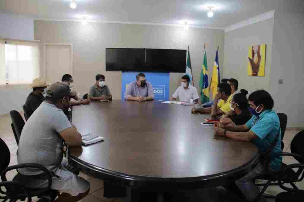 Reunião aconteceu no gabinete do prefeito