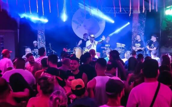 Show do cantor Chokito no Bloco Capivara Blasé