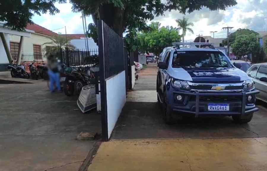 Adolescente é atingida por tiro no peito enquanto caminhava pela rua com a mãe em MS