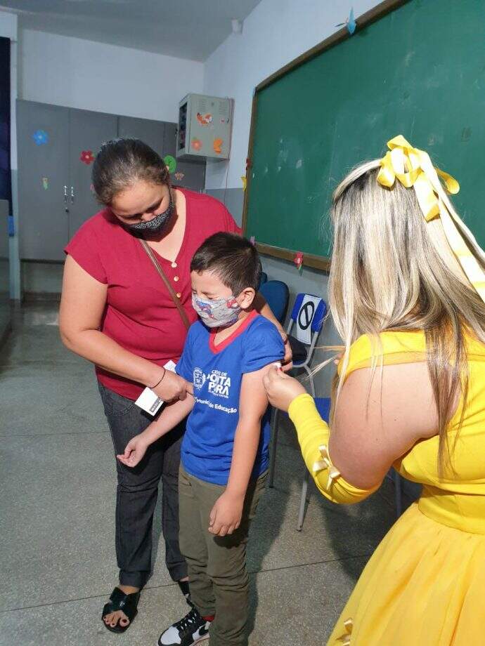 Prefeitura de Ponta Porã inicia vacinação nas escolas municipais