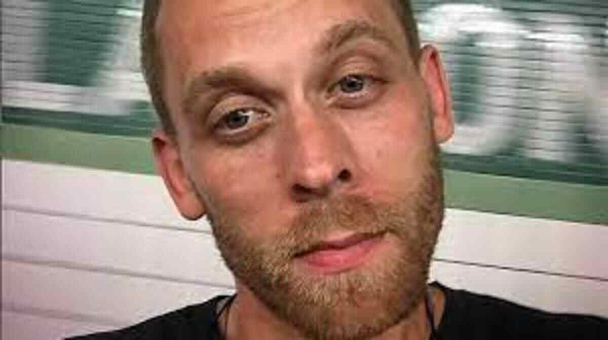 Daniel Auster morre de overdose após ser acusado de matar filha