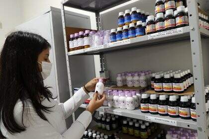 Três Lagoas pode ter falta de medicamentos por dificuldade na importação de matérias-primas, diz Saúde