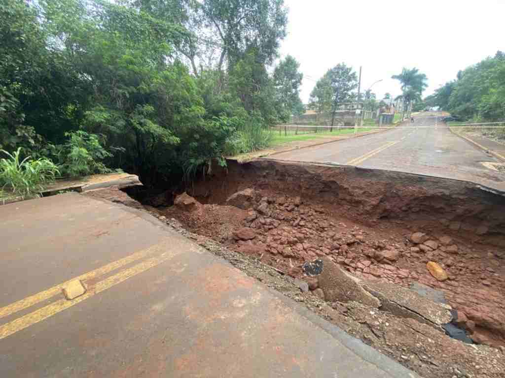 Prefeitura de Dourados anuncia construção de ponte em trecho destruído pela chuva