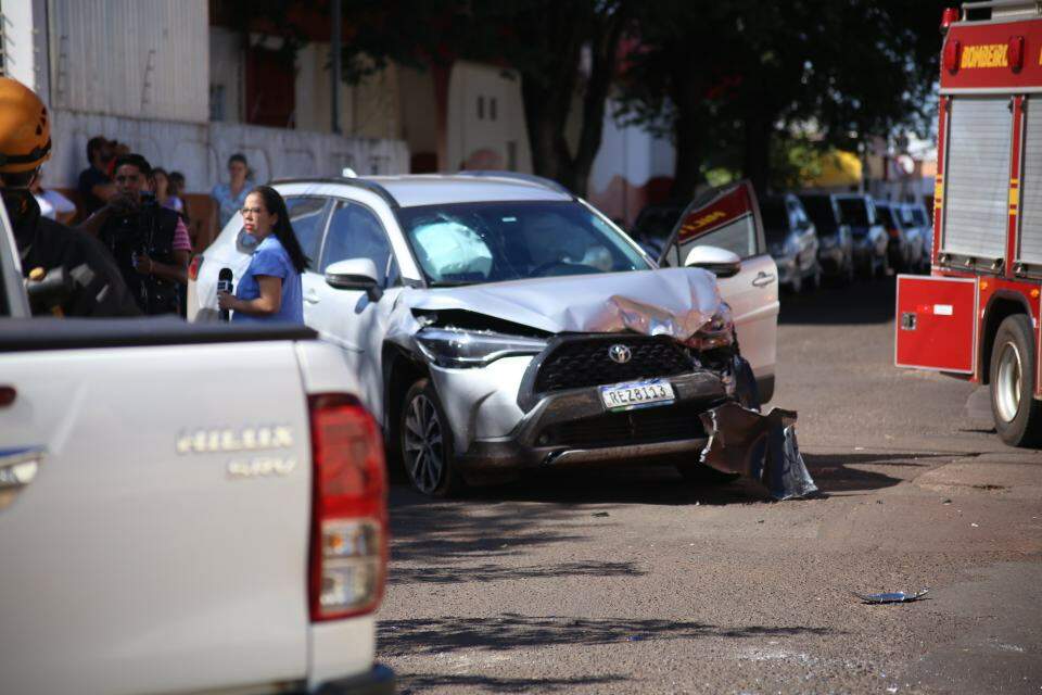 Motorista de camionete faz conversão na Bahia e provoca capotamento em Campo Grande