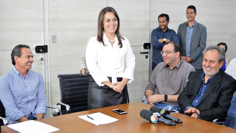 Primeira prefeita eleita de Campo Grande, Adriane Lopes toma posse nesta segunda