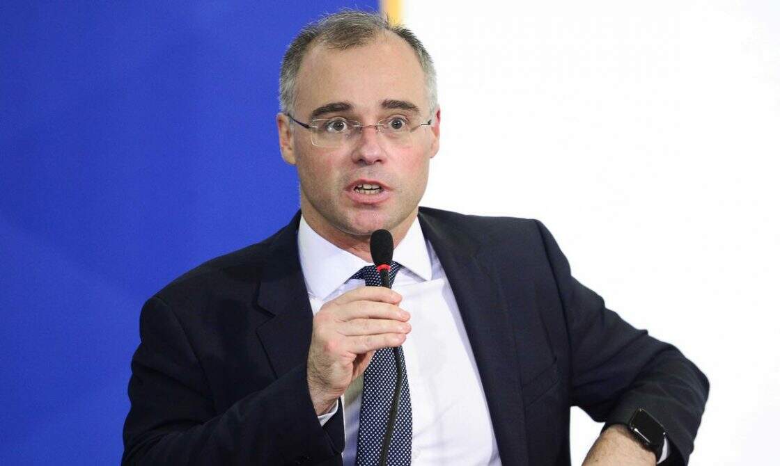André Mendonça toma posse como ministro substituto do TSE