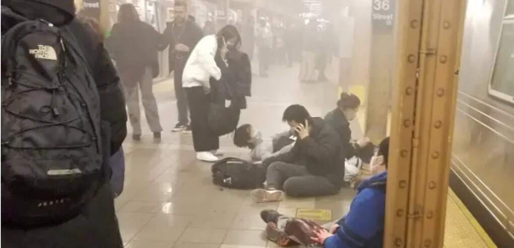 Pessoas são baleadas em estação de metrô no Brooklyn, em Nova York