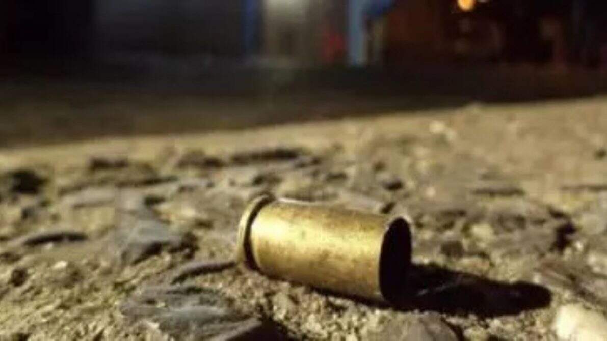 Rapaz é atingido por bala perdida em praça de cidade de MS
