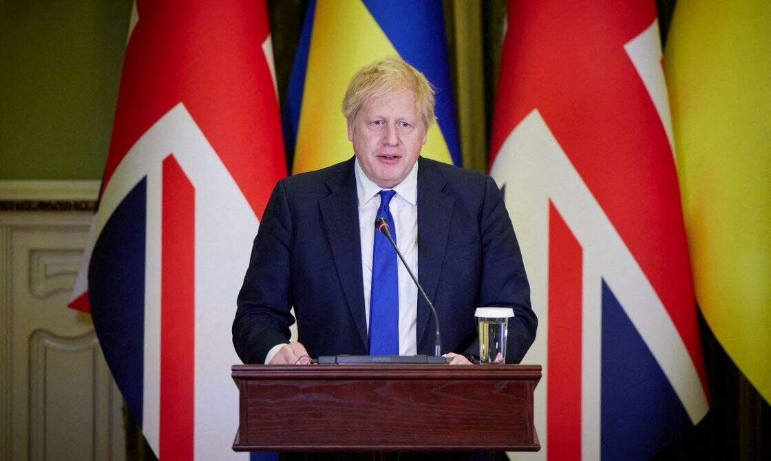 Boris Johnson e ministro britânico serão multados por festas