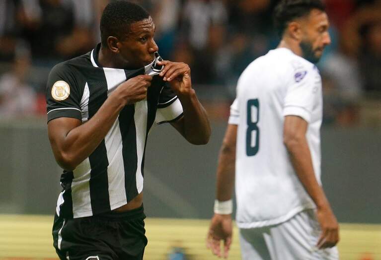 Botafogo vence Ceilândia em jogo acompanhado pela Copa do Brasil