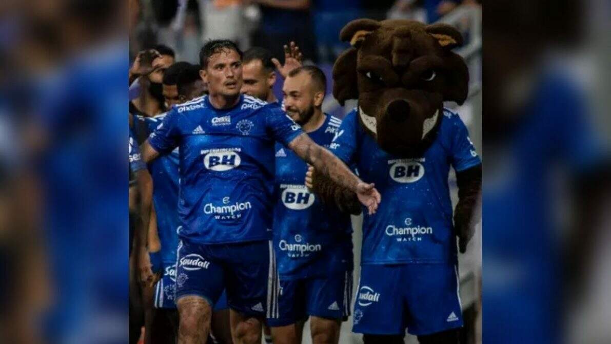 Cruzeiro 'aproveita' a lei do ex e vence o Brusque com gol de Edu