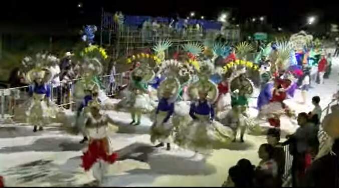 Escolas de samba desfilam no segundo dia de Carnaval em Campo Grande