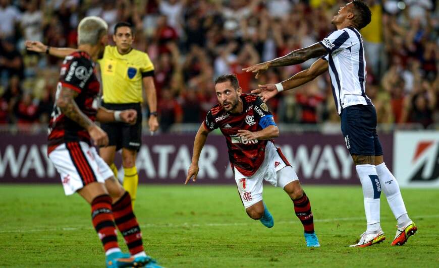 Flamengo vence Talleres e assume a liderança isolada do Grupo H da Libertadores