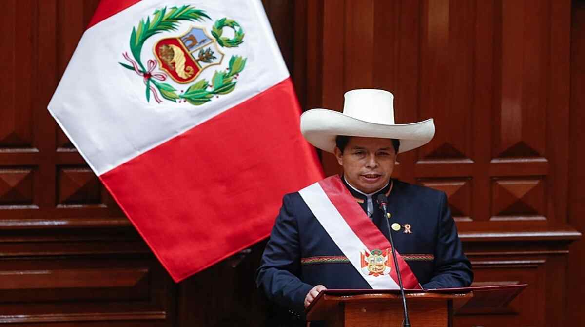 Presidente do Peru decreta estado de emergência e jogo do Fla pode ser adiado