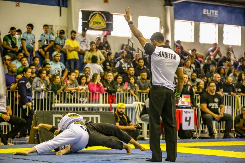 jiu jitsu2 - Apaixonados por jiu-jitsu lotam ginásio e competição tem mais de 500 atletas em Campo Grande